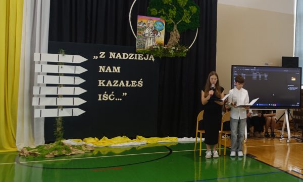 20-lecie nadania imienia Jana Pawła II Zespołowi Szkolno-Przedszkolnemu w Rytwianach